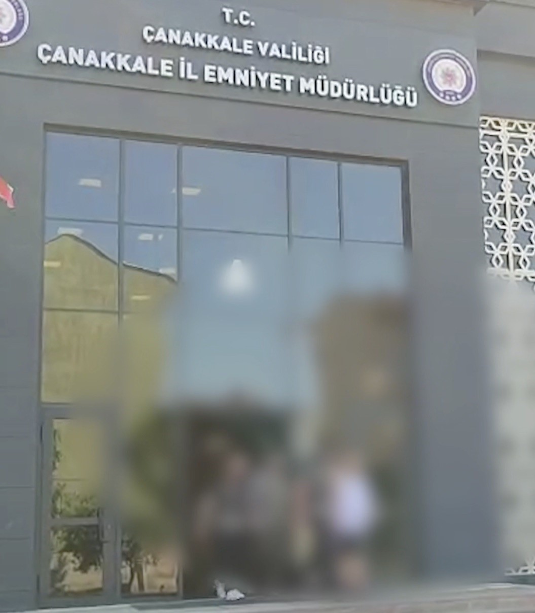 Çanakkale’de çeşitli suçlardan aranması bulunan 21 şüpheli yakalandı 6 canakkalede cesitli suclardan aranmasi bulunan 21 supheli yakalandi 2 IUaNCIau