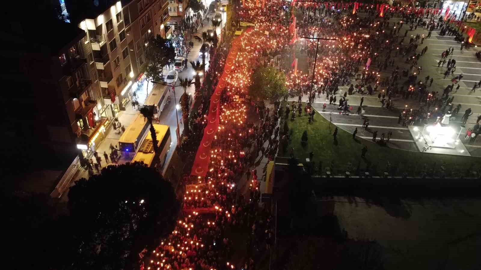 canakkalede cumhuriyet coskusu fener alayiyla taclandi 8 BngljOH2