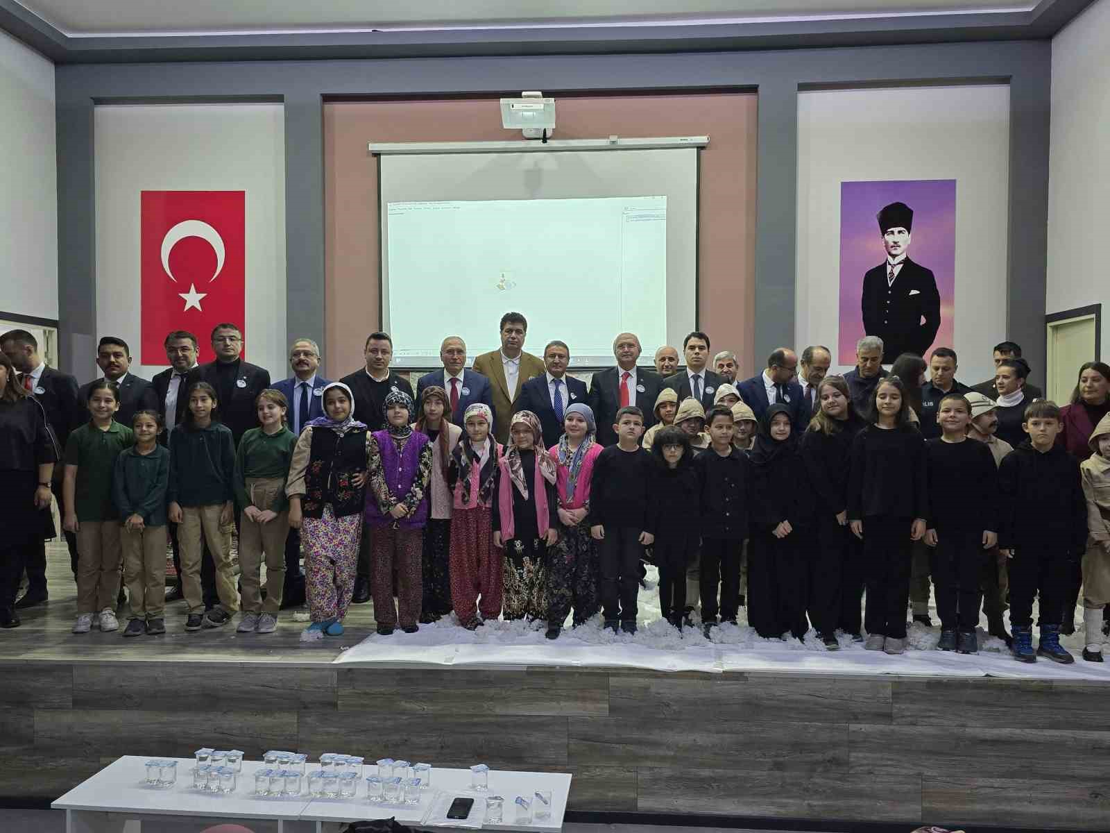 canakkalede en cok sehit veren ilce orhanelinin torunlari sarikamis sehitlerini andi 4