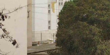 canakkalede-firtina-agaclari-devirdi-Xkl8ywES.jpg