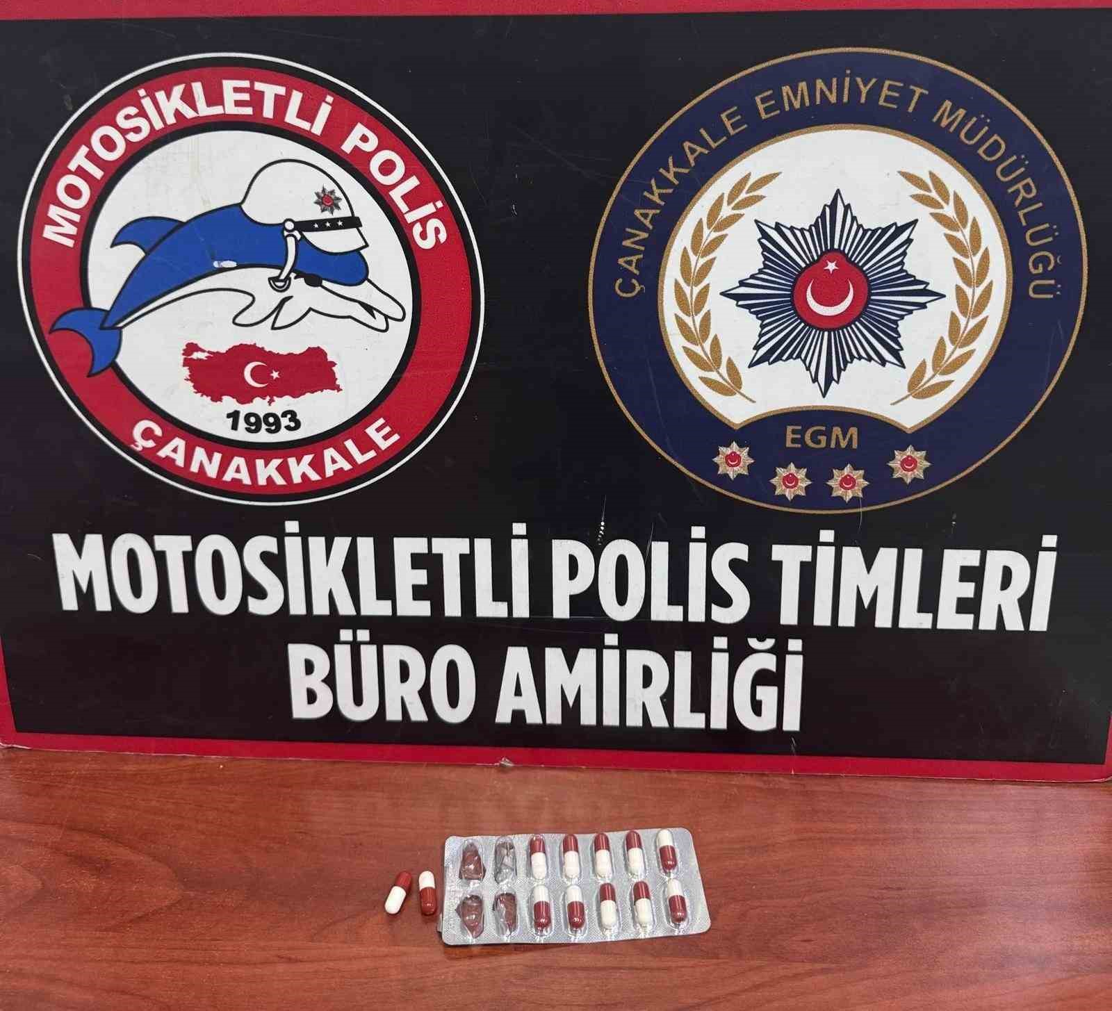 canakkalede fuhus operasyonu 2 supheli yakalandi 1 YPDutU9Q