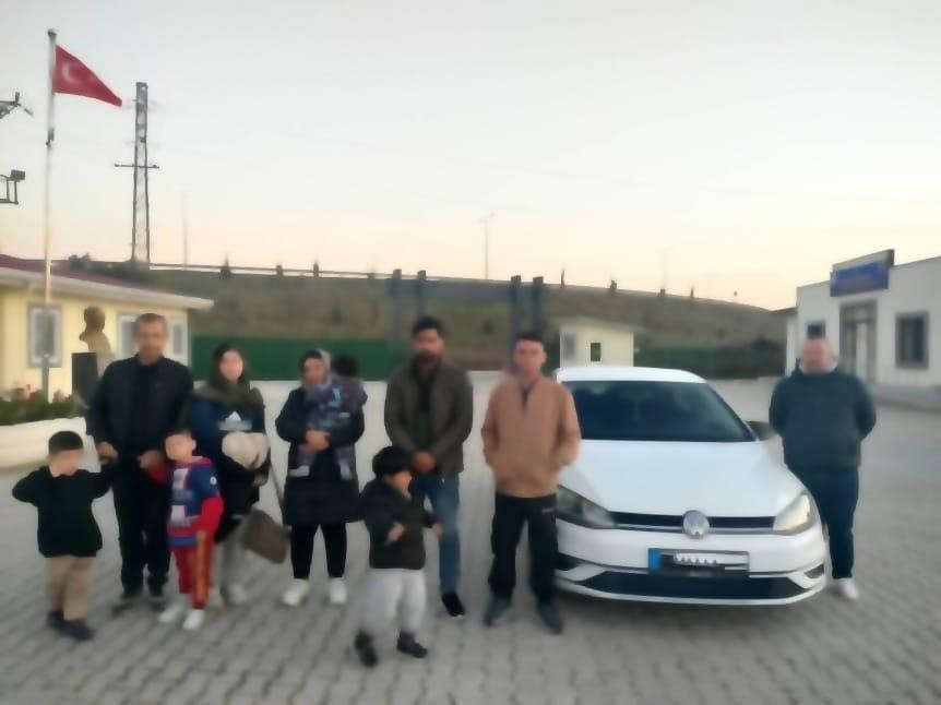 canakkalede gocmen kacakciligi operasyonu 6 organizator ve 105 kacak gocmen yakalandi 2 gpFLP2UB
