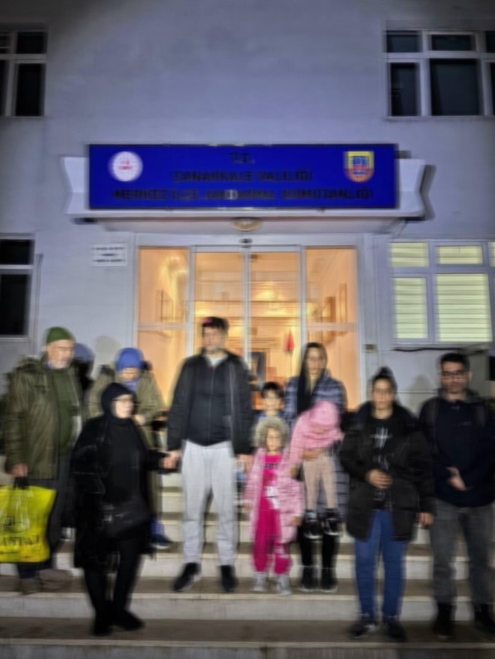canakkalede gocmen kacakciligi operasyonu 6 organizator ve 56 kacak gocmen yakalandi 3 NvTqkqtM
