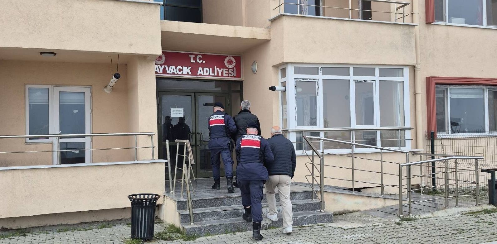 canakkalede gocmen kacakciligi operasyonuna 3 tutuklama 0 cNBZHccw