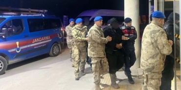 canakkalede-gocmen-kacakciligi-operasyonunda-5-organizator-tutuklandi-2GD1buSY.jpg