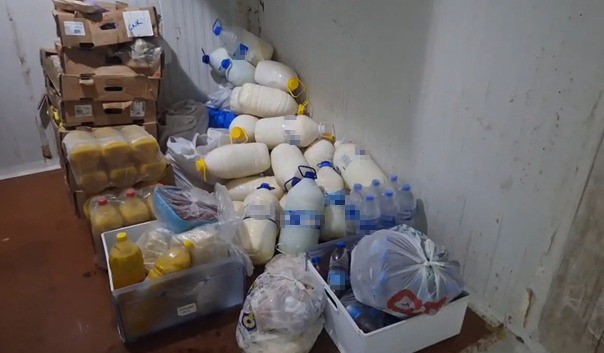 canakkalede hijyenik olmayan sarkuteri isletmesinde el konulan urunler imha edildi 1 qdZi7bGl