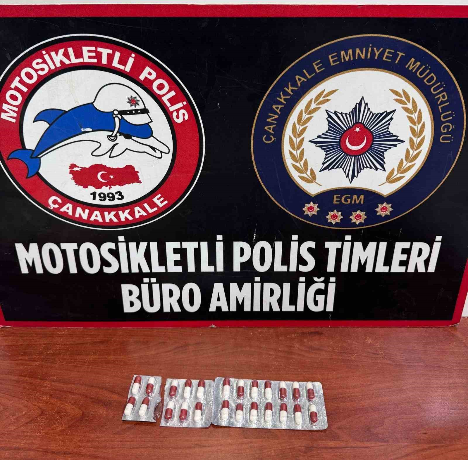 canakkalede huzur uygulamalari 4 supheli tutuklandi 0 iUO9RFyN