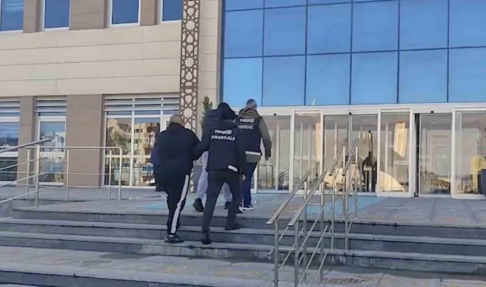 canakkalede huzur uygulamalarinda 2 supheli tutuklandi 2 OmA5LySy