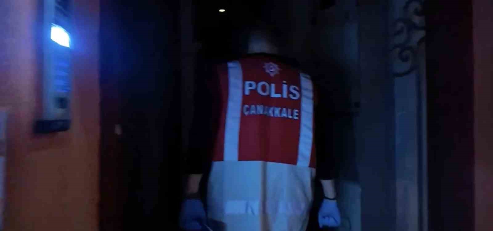 Çanakkale’de huzur uygulamalarında 6 şüpheli tutuklandı 5 canakkalede huzur uygulamalarinda 6 supheli tutuklandi 1 cSrnpIJD