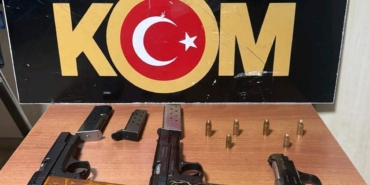 canakkalede-huzur-uygulamalarinda-uyusturucu-ve-gocmen-kacakciligindan-6-supheli-tutuklandi-IHVXP616.jpg
