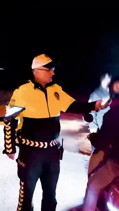 Çanakkale’de huzur ve güvenlik uygulamalarında 2 şüpheli tutuklandı 6 canakkalede huzur ve guvenlik uygulamalarinda 2 supheli tutuklandi 2 kYmvQFwT