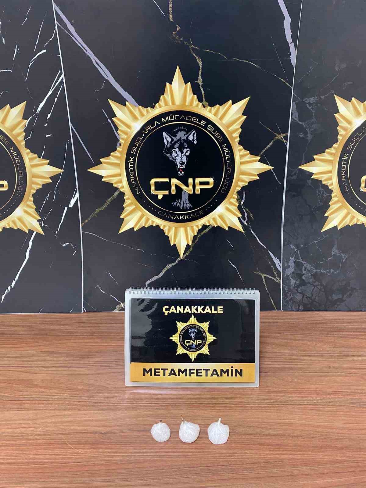 Çanakkale’de huzur ve güvenlik uygulamalarında 2 şüpheli tutuklandı 8 canakkalede huzur ve guvenlik uygulamalarinda 2 supheli tutuklandi 4 YykUH8mz