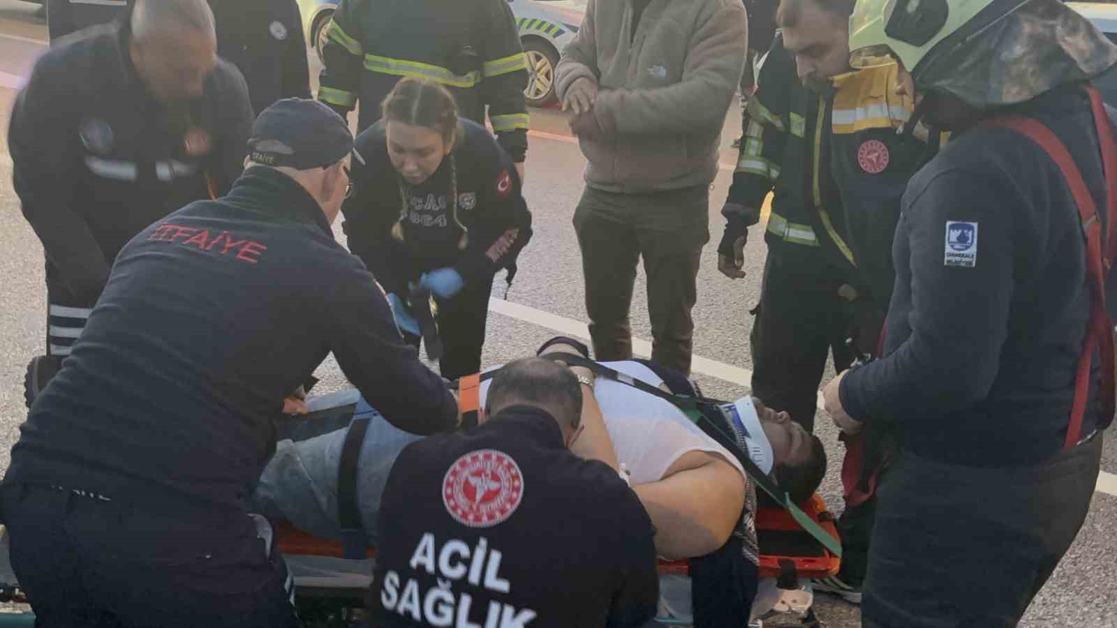 canakkalede iki otomobil carpisti 5 kisi yaralandi 11 B2EvS9gb