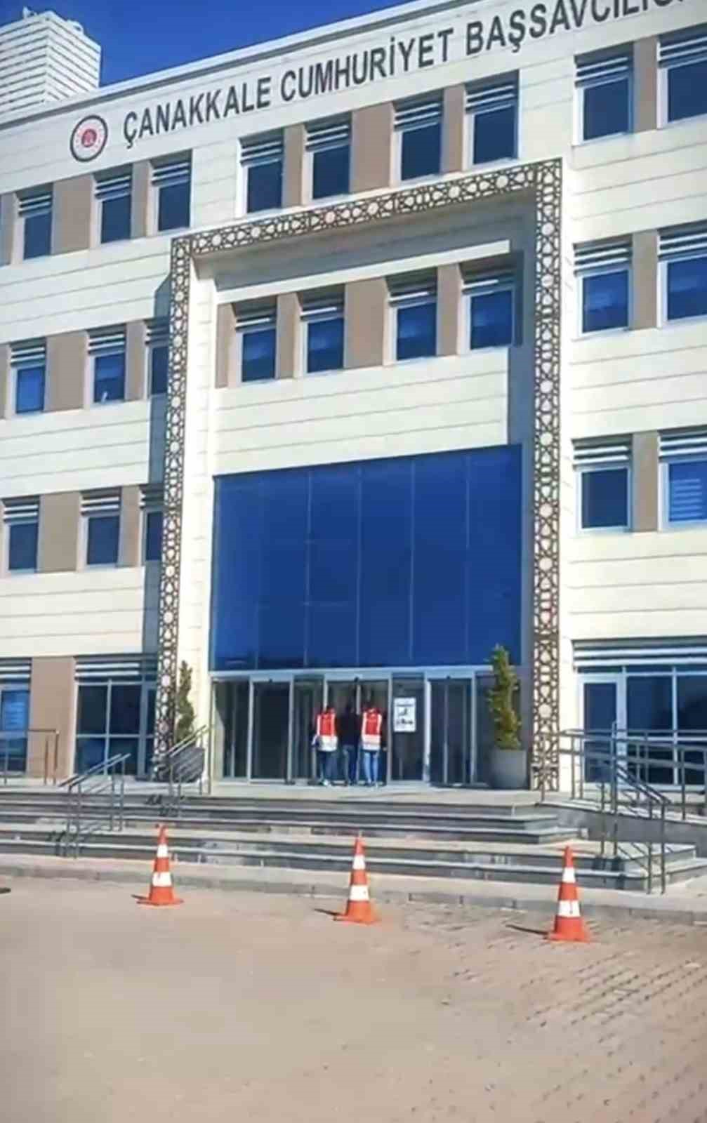 canakkalede insan kacakciligi operasyonu 31 duzensiz gocmen ve 4 organizator yakalandi 1 QaHmWle2