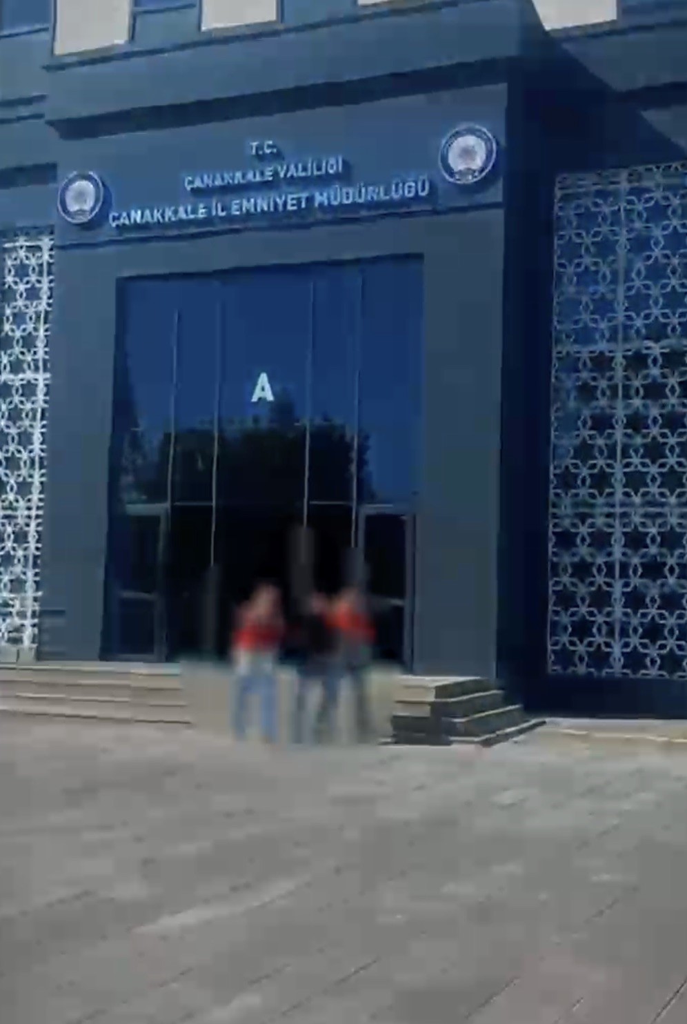 canakkalede insan kacakciligi operasyonu 31 duzensiz gocmen ve 4 organizator yakalandi 2 UIaytFvK