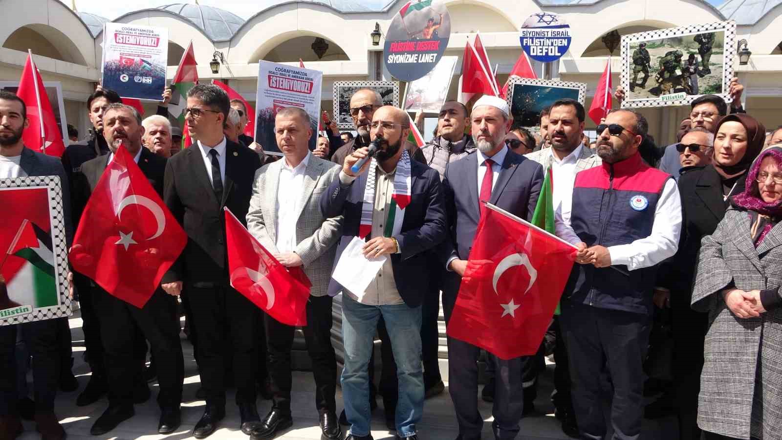 canakkalede israilin filistinli esirleri hedef alan idam yasasi protesto edildi 2 WnvLbFlg
