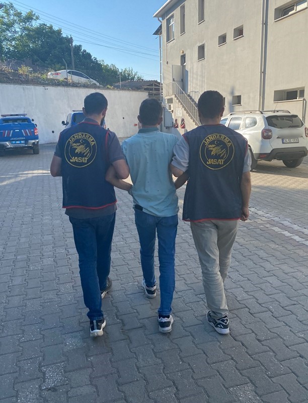 Çanakkale’de jandarma ekiplerince gerçekleştirilen operasyonlarda 14 şüpheli tutuklandı 4 canakkalede jandarma ekiplerince gerceklestirilen operasyonlarda 14 supheli tutuklandi 0 Tbsf8IK5