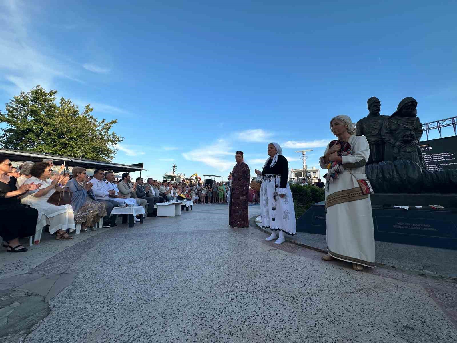 Çanakkale’de "Kaz Dağları’na taşınan hikayelerle göçün izindeki kadın" defilesi 9 canakkalede kaz daglarina tasinan hikayelerle gocun izindeki kadin defilesi 5 BL1lvQt9