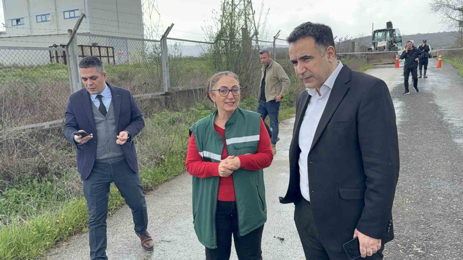canakkalede kocabas cayi tasti koy yolu ulasima kapandi 4 sMv8denV