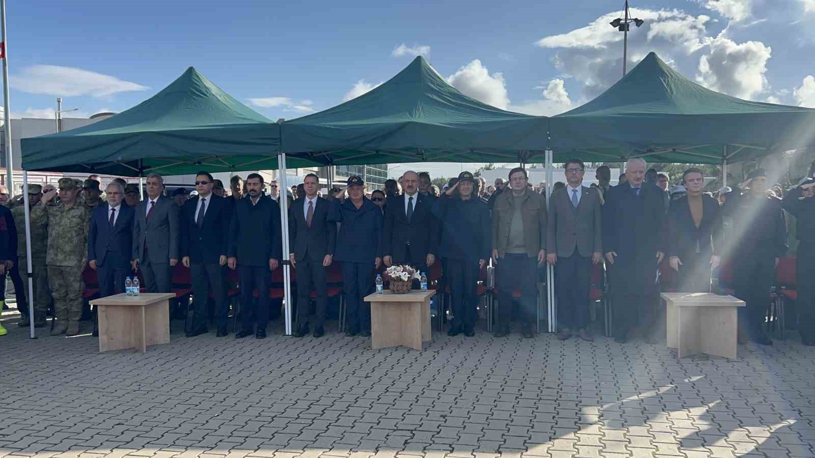 canakkalede milli agaclandirma gunu cercevesinde fidanlar toprakla bulustu 1 DRlVPQZD