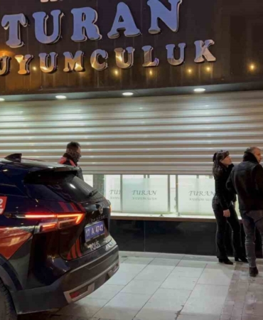 canakkalede-milyonluk-vurgunda-kuyumcu-tutuklandi-BTWv8jwa.jpg