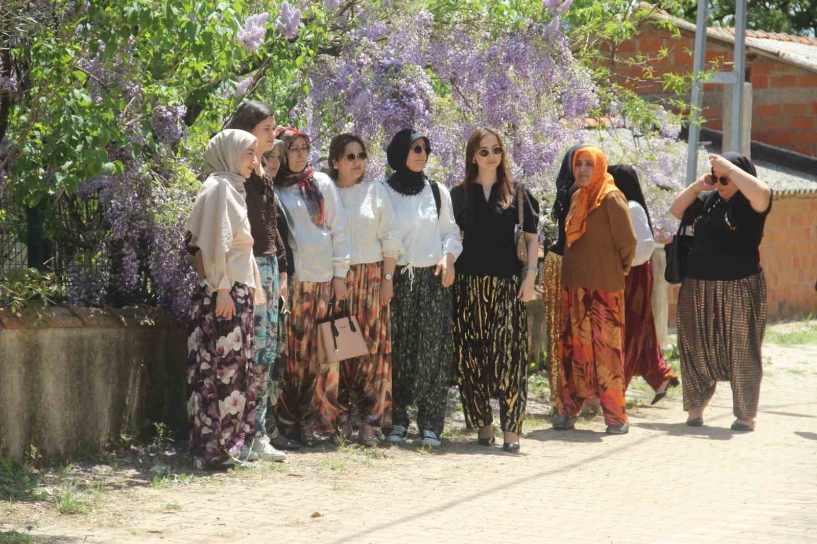 canakkalede o sokaktan gecenler hayatinin askini buluyor 1 ST86YNqI