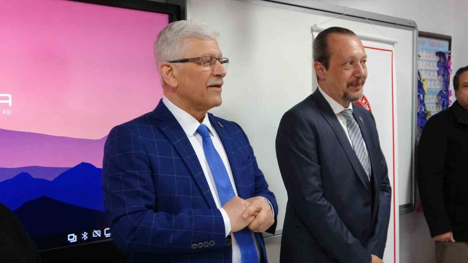 Çanakkale’de öğrencilere ücretsiz süt ikramı 5 canakkalede ogrencilere ucretsiz sut ikrami 1 GVJGy9e5