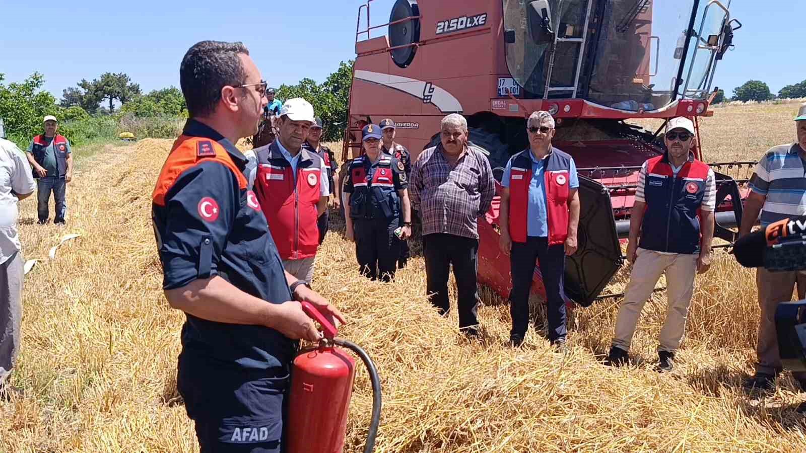 Çanakkale’de orman yangınlarına karşı biçerdöver denetimi yapıldı 6 canakkalede orman yanginlarina karsi bicerdover denetimi yapildi 2 IBci3rWY