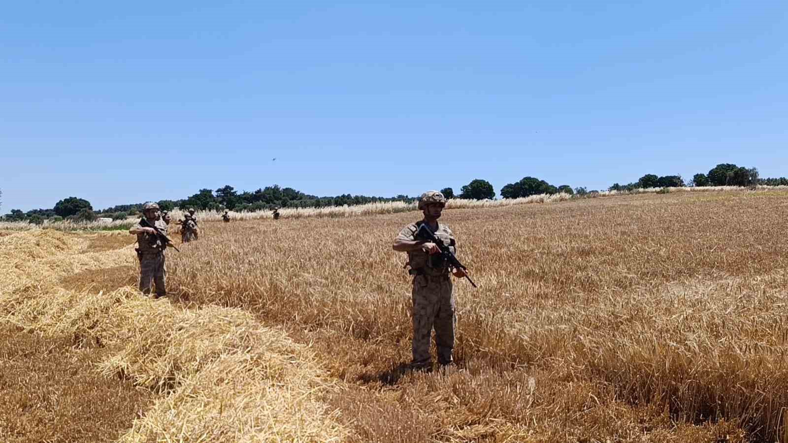 Çanakkale’de orman yangınlarına karşı biçerdöver denetimi yapıldı 7 canakkalede orman yanginlarina karsi bicerdover denetimi yapildi 3 MMhBZtMG