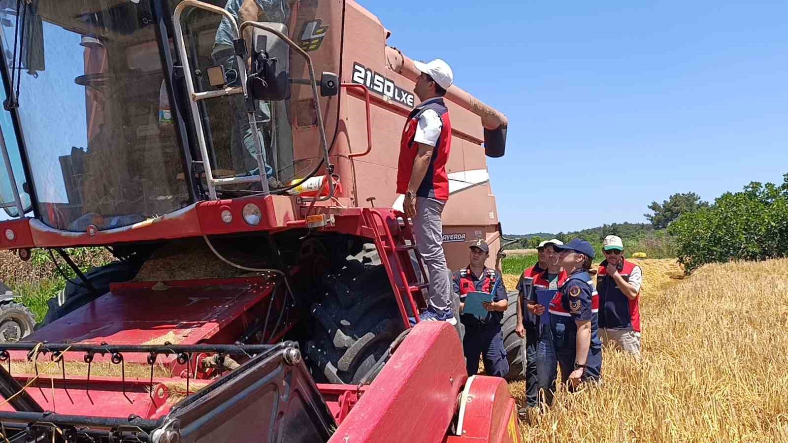 Çanakkale’de orman yangınlarına karşı biçerdöver denetimi yapıldı 9 canakkalede orman yanginlarina karsi bicerdover denetimi yapildi 5 RnSbaW5C