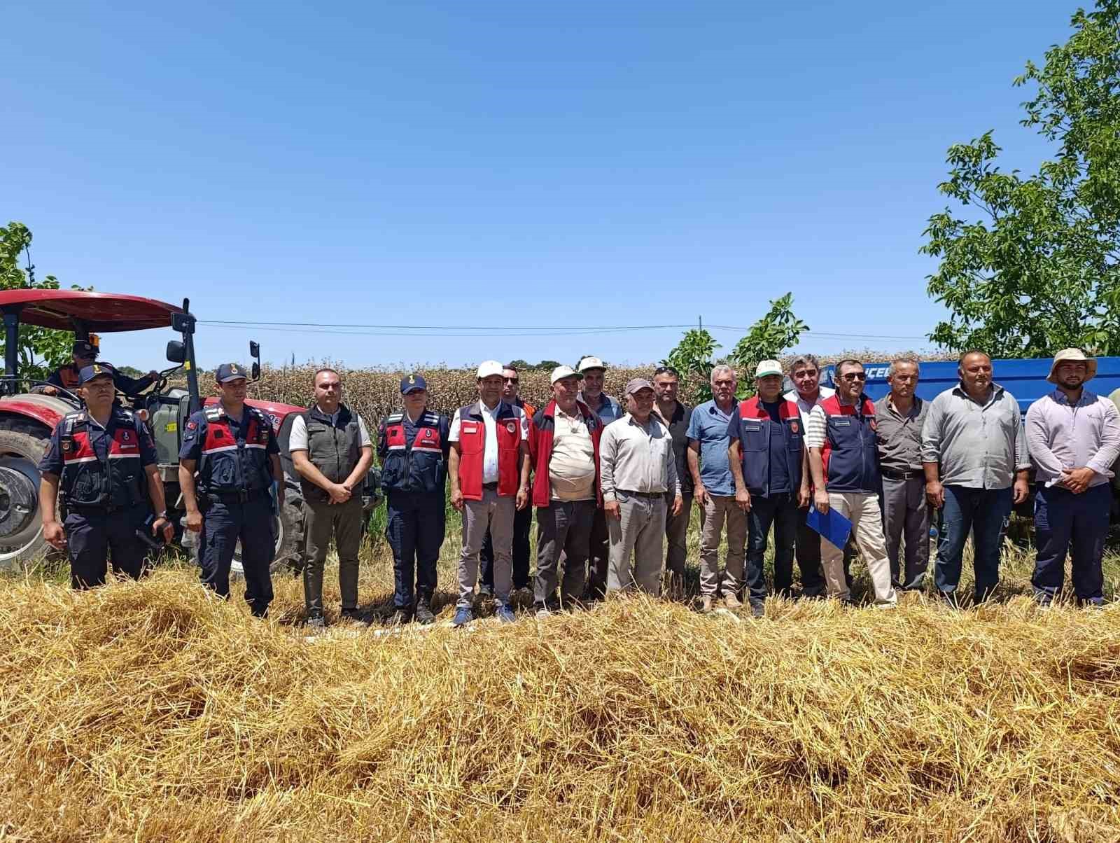 Çanakkale’de orman yangınlarına karşı biçerdöver denetimi yapıldı 12 canakkalede orman yanginlarina karsi bicerdover denetimi yapildi 8 c6Ovqtvj