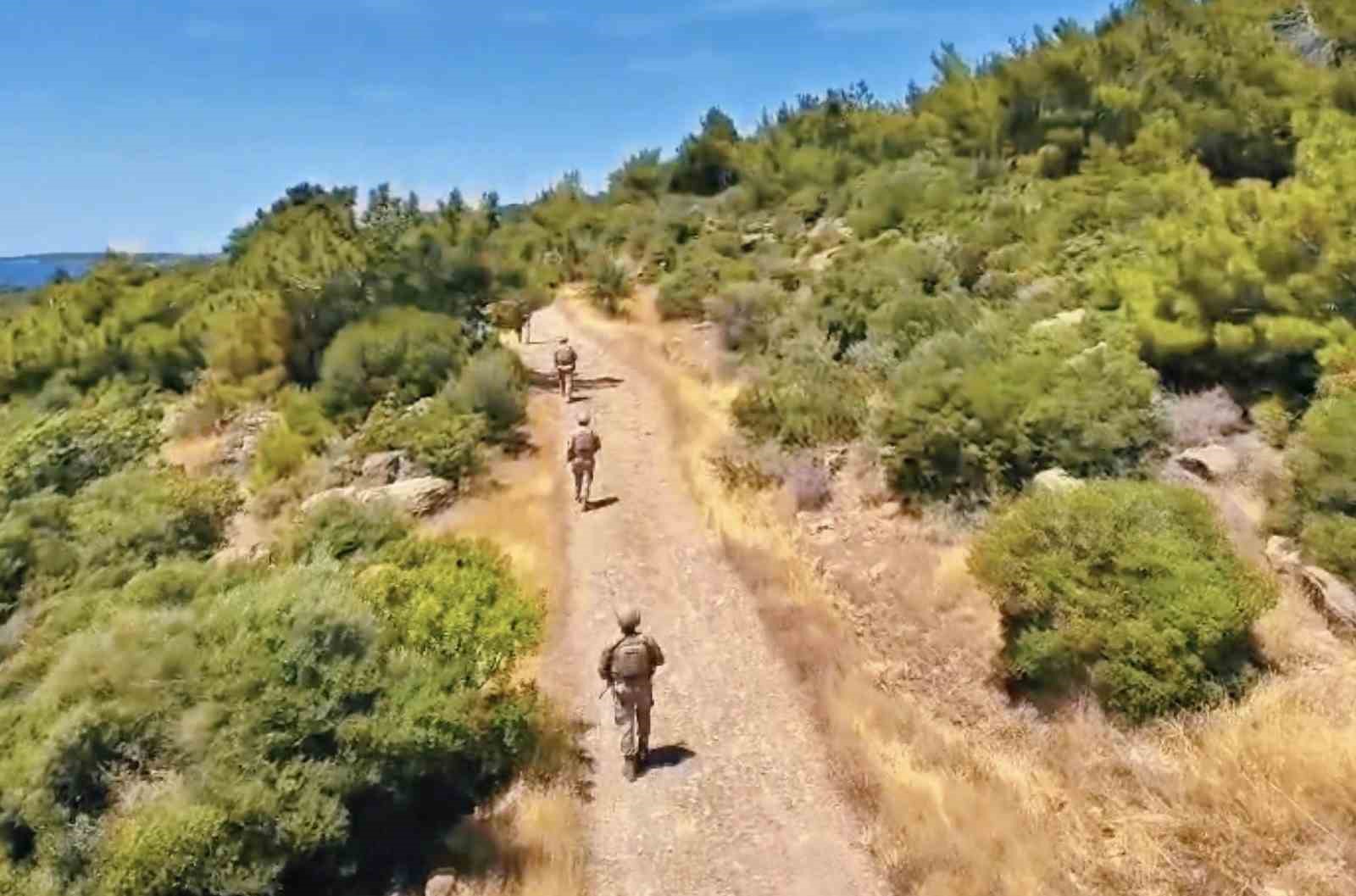 canakkalede orman yanginlarina karsi jandarma ekipleri sahada 4 I4sNSpTe