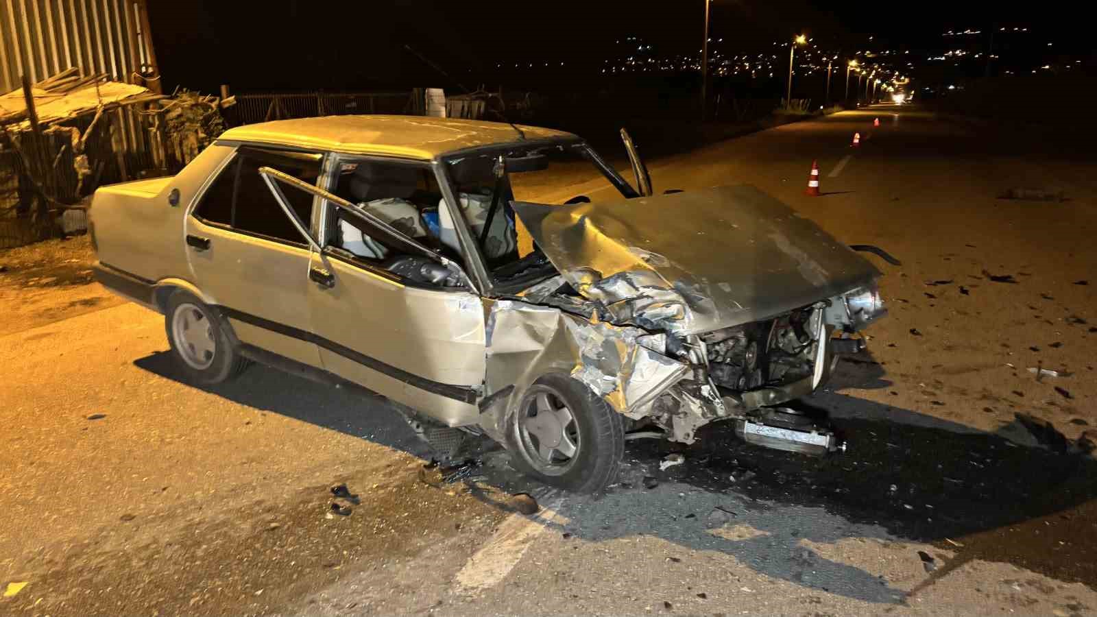 canakkalede otomobil ile motosiklet carpisti 3 kisi yaralandi 2 tfbICHgX