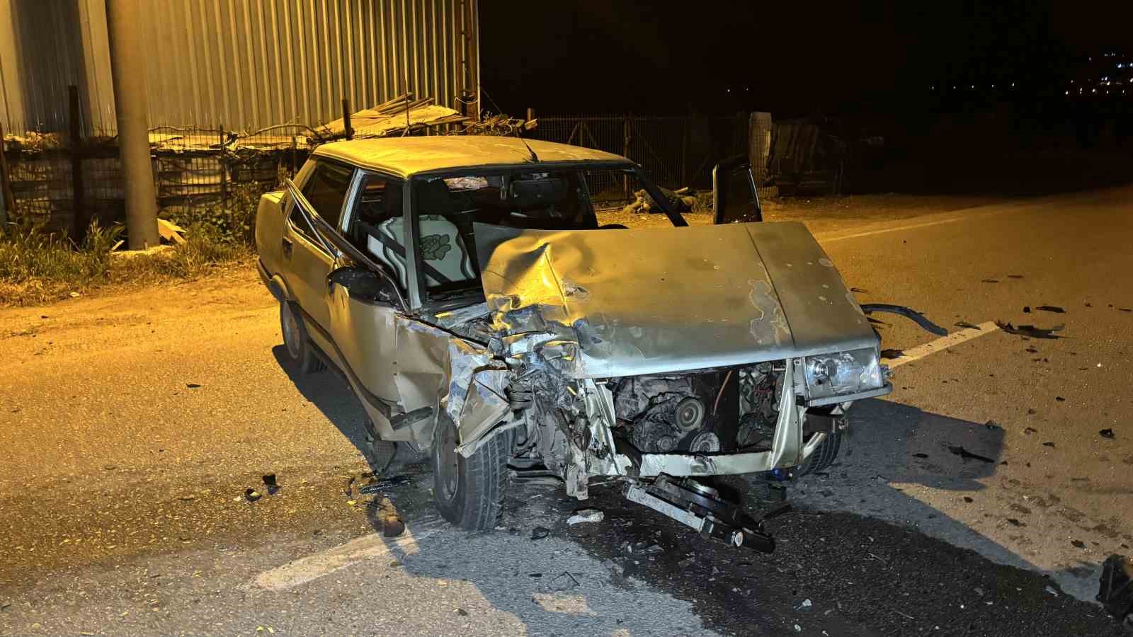 canakkalede otomobil ile motosiklet carpisti 3 kisi yaralandi 5 HUpSr8Au