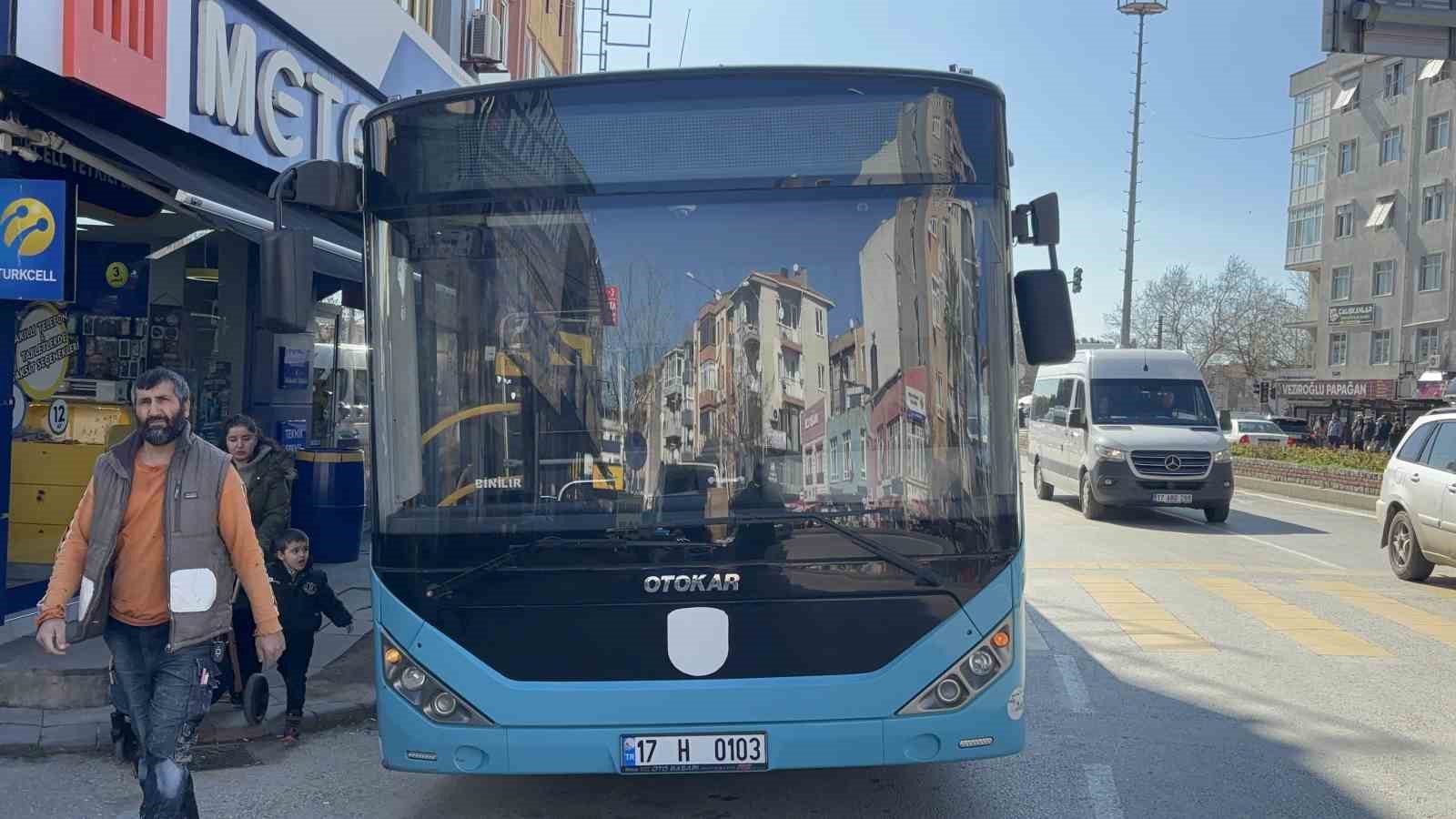 canakkalede ozel halk otobusu yayaya carpti 8 yarali 1 qPuUbqzq