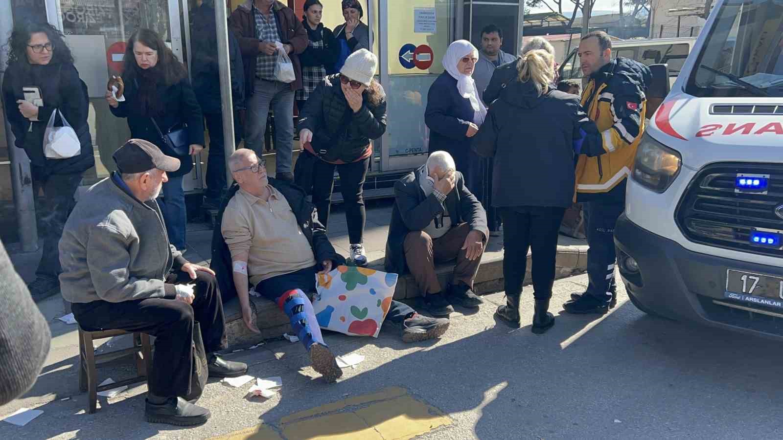 canakkalede ozel halk otobusu yayaya carpti 8 yarali 3 Q9h9uthg
