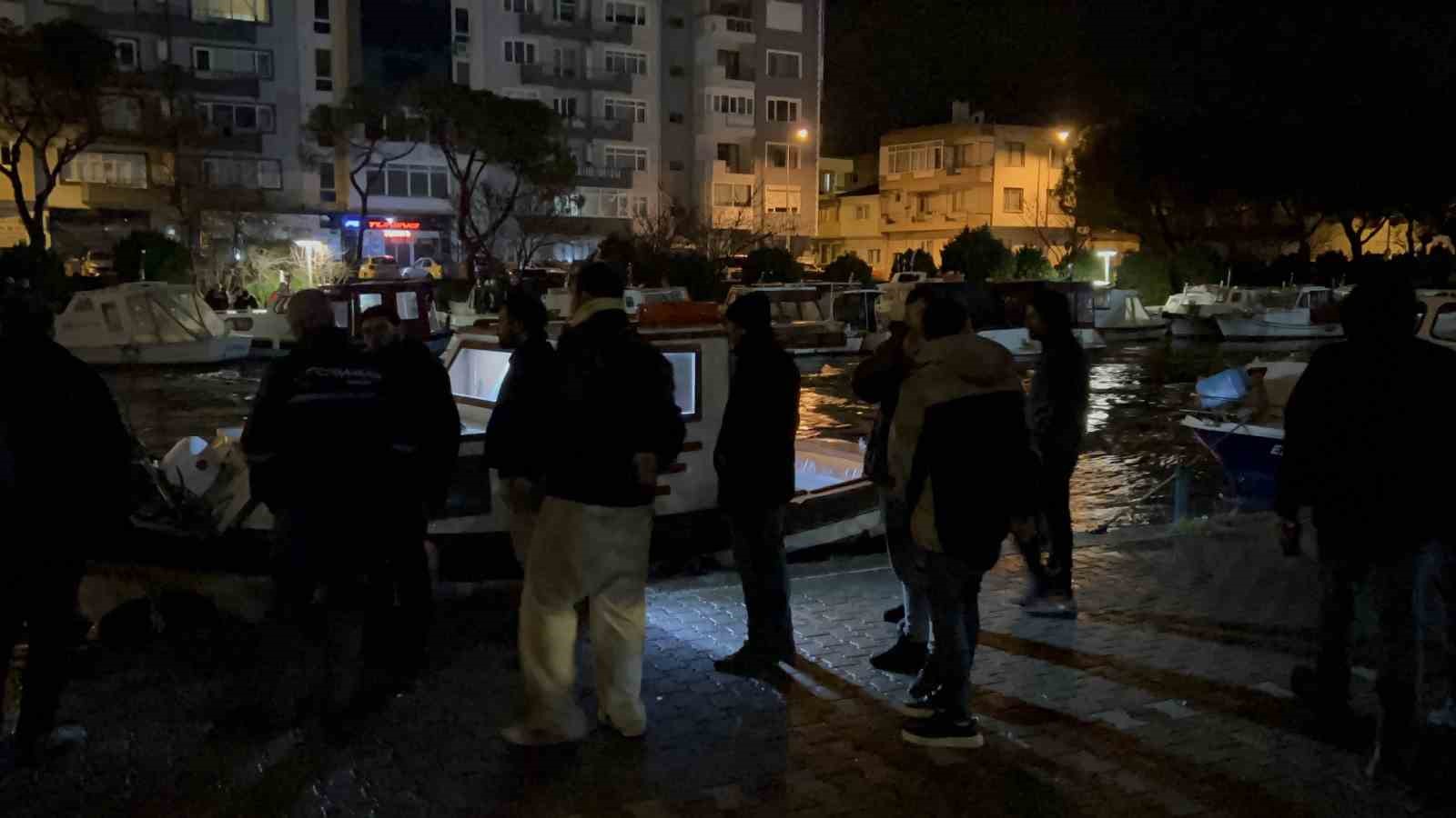 canakkalede saricay tasti is yerleri sular altinda kaldi 12 KUrsdUts