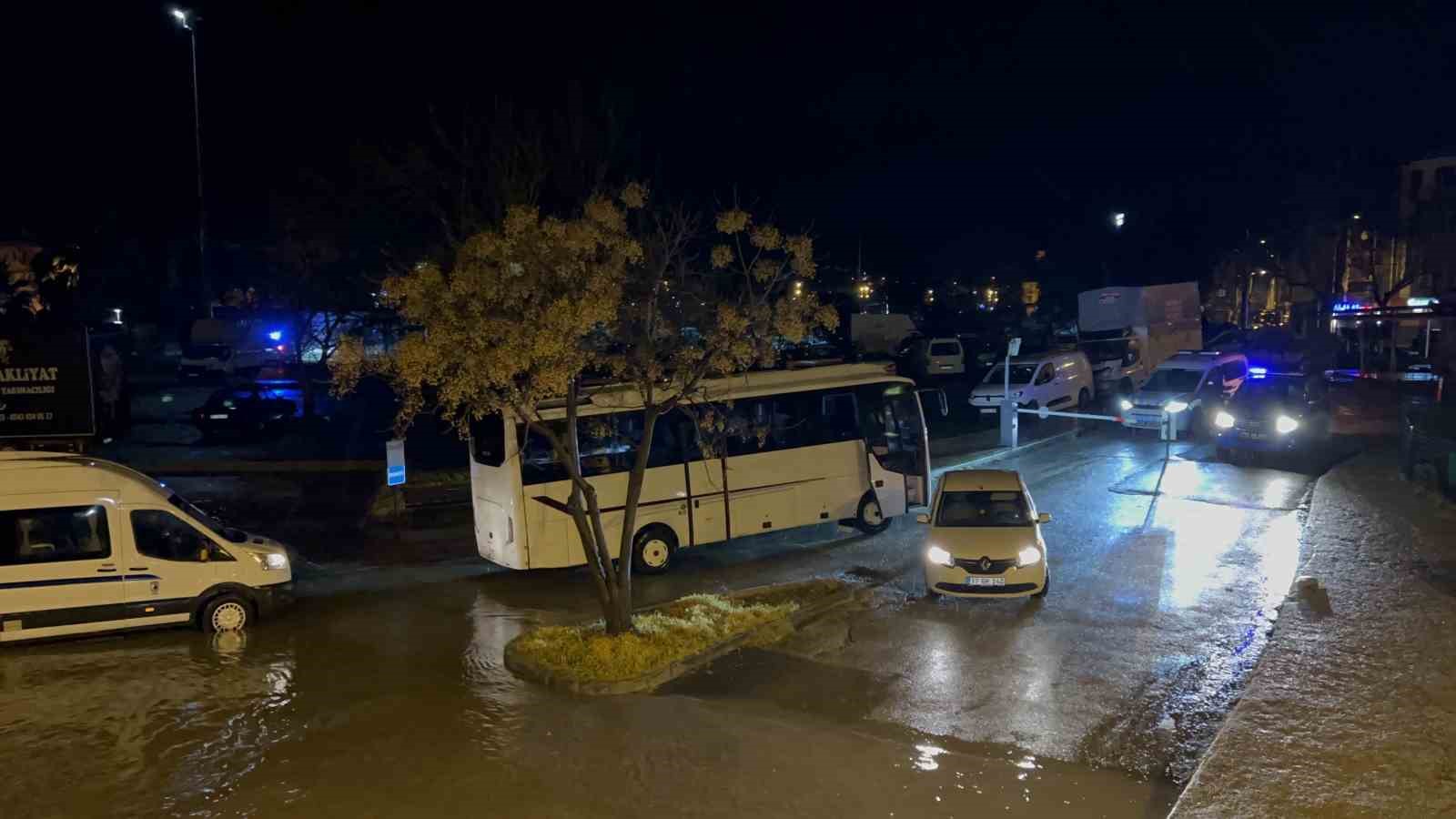 canakkalede saricay tasti is yerleri sular altinda kaldi 5 jc8Juwds