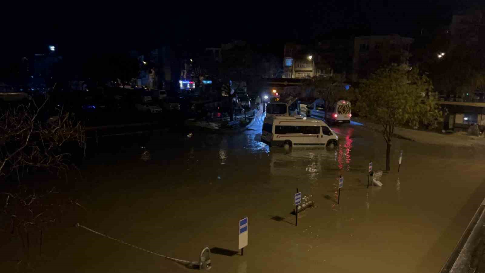 canakkalede saricay tasti is yerleri sular altinda kaldi 8