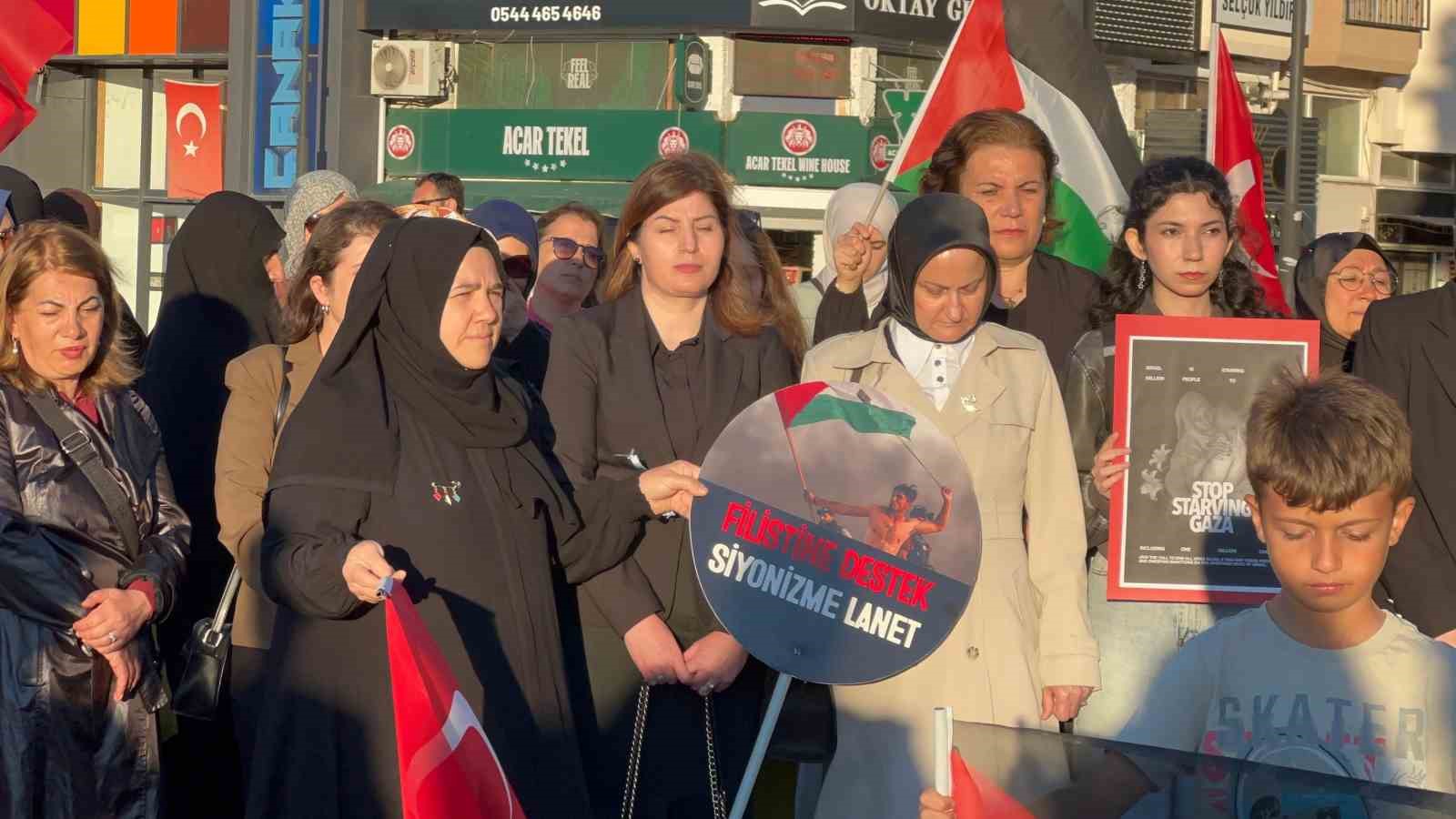 canakkalede sumud filosundaki aktivistlere destek gosterisi 4 5EMsEh1j