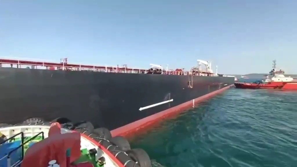 canakkalede suruklenen tanker demirletildi 0 ntnKnOzw