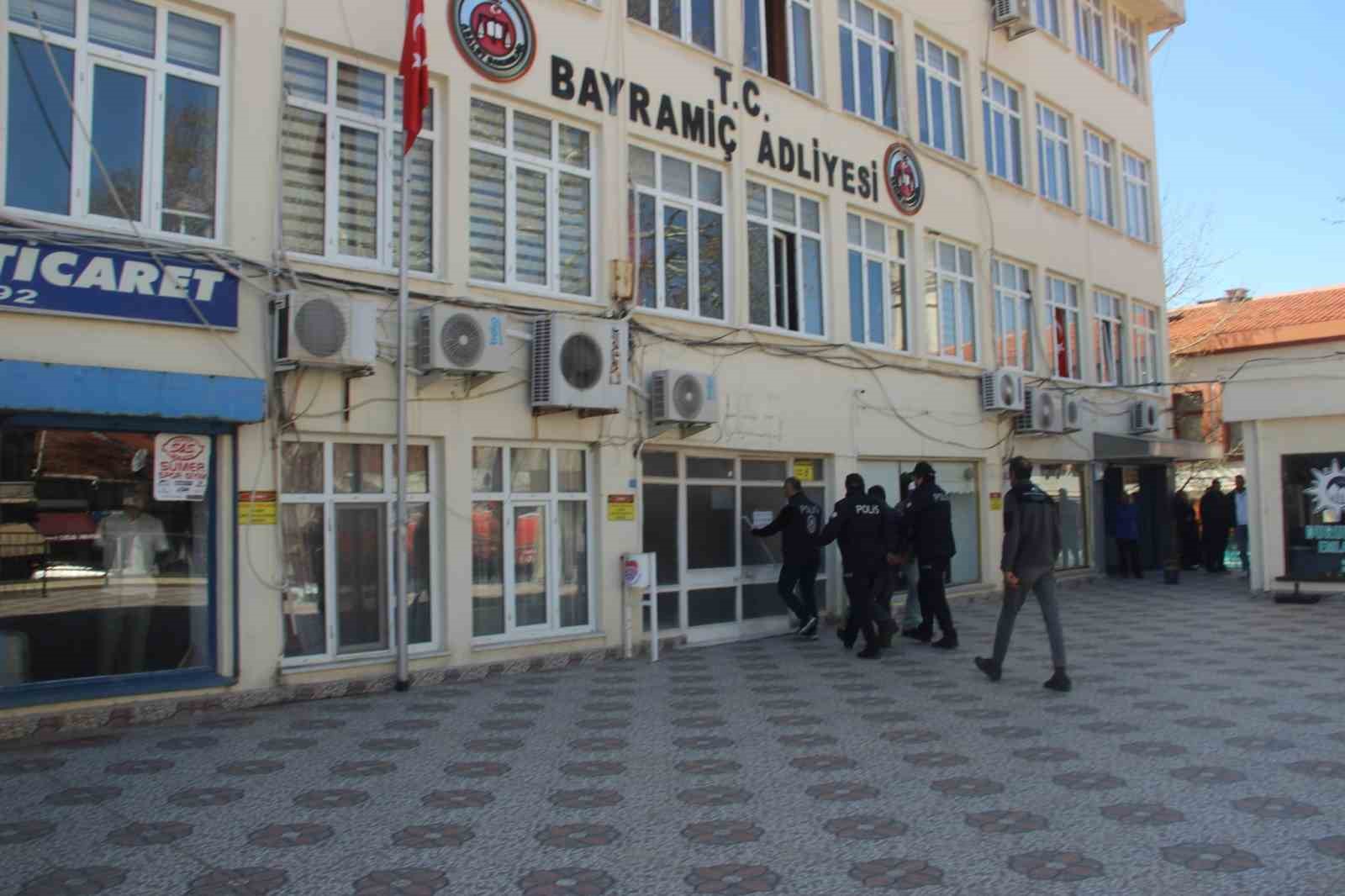 canakkalede tartistigi esini av tufegiyle olduren adam tutuklandi 1 2MQka8a1