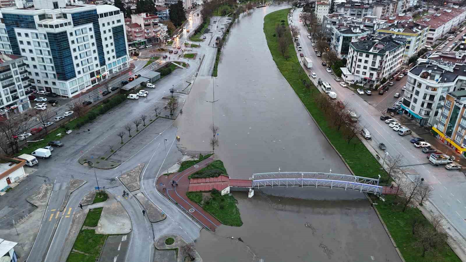 canakkalede tasan saricay dron ile goruntulendi 3 T1Le7GhQ