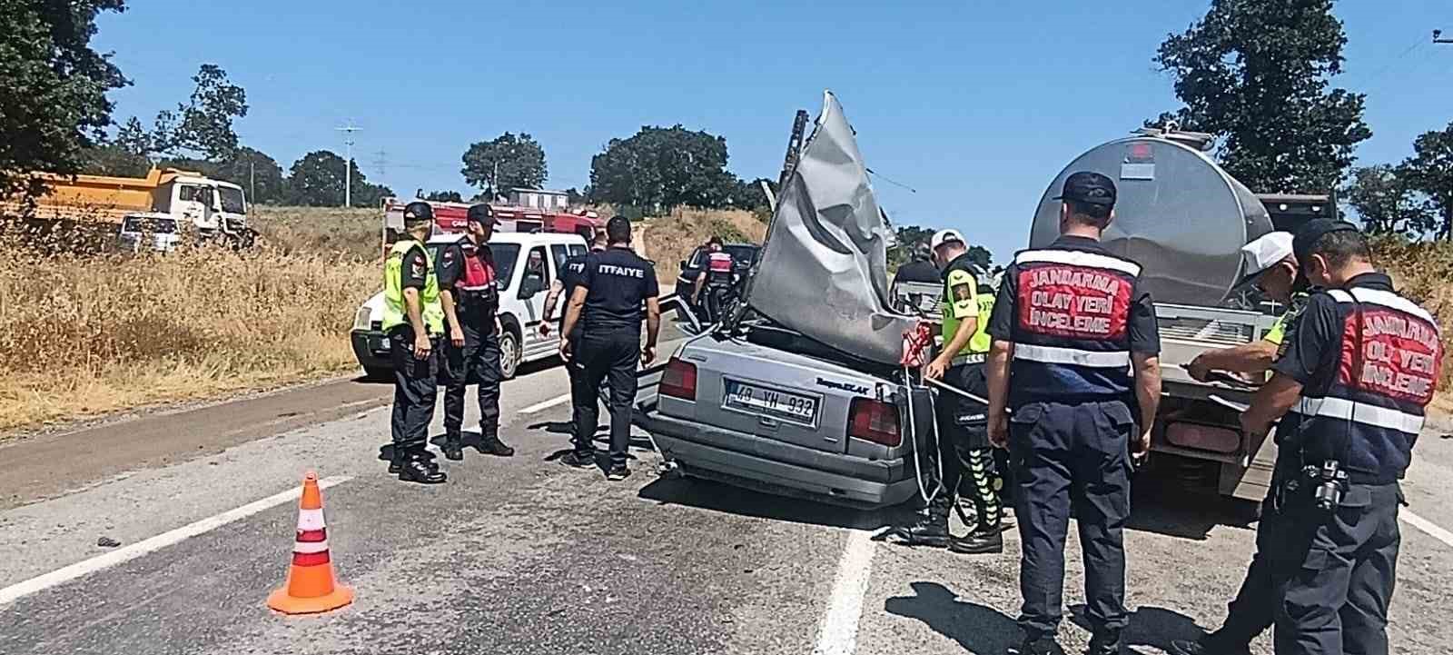 canakkalede trafik kazasi 2si agir 4 yarali 0 Car22tam