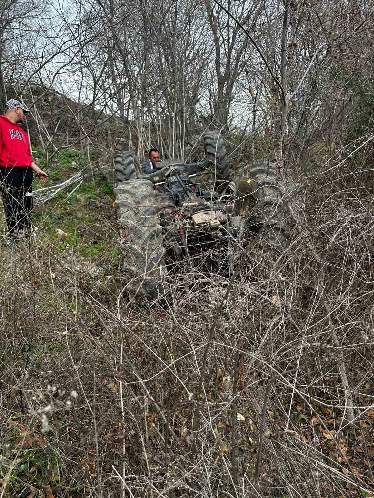 canakkalede traktor devrildi 1 kisi hayatini kaybetti 0 sShsnc9Q