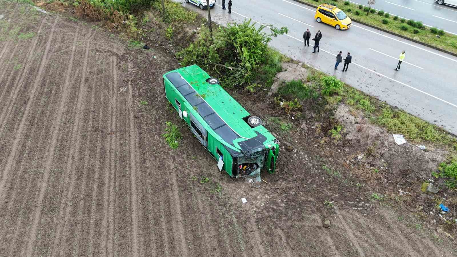canakkalede tur otobusu devrildi 46 yarali 2 aKmGOJww