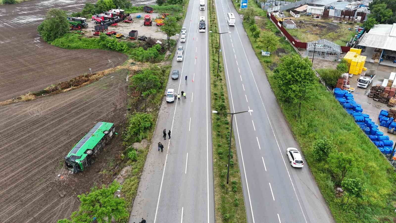 canakkalede tur otobusu devrildi 46 yarali 4 cKzFgVDk