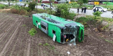 canakkalede-tur-otobusu-devrildi-46-yarali-aiU2kiXY.jpg
