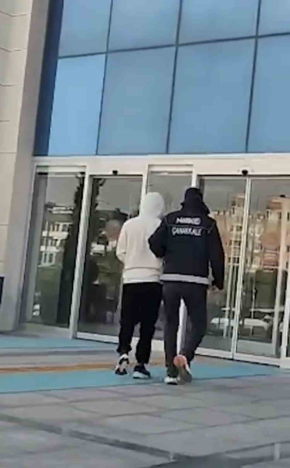 canakkalede uyusturucu imal ve ticareti sucundan 3 tutuklama 2