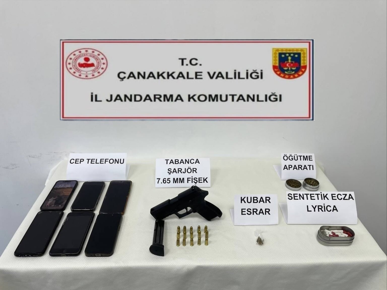 canakkalede uyusturucu operasyonu 17 gozalti 0 kVAcpjIV